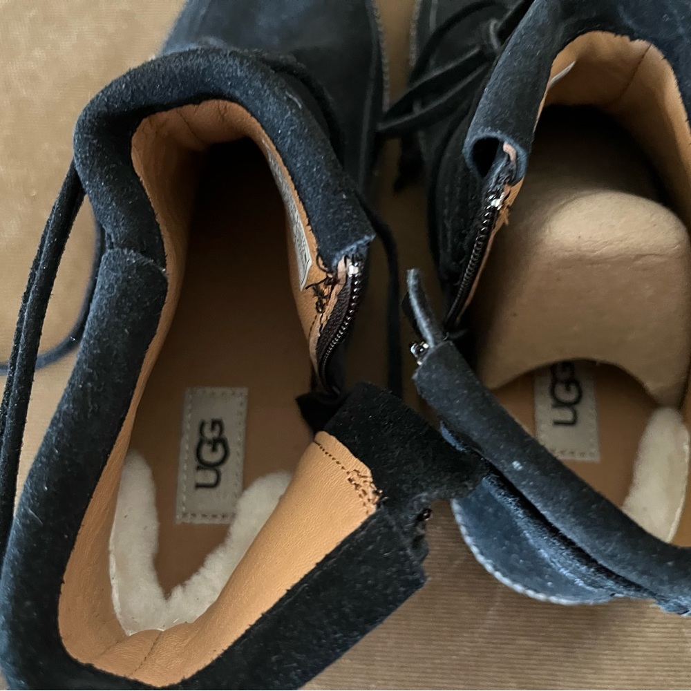 UGG Reid Boot - Picture 5 of 11